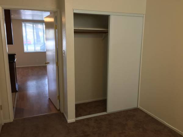 2518 35th Avenue - Photo 2 of 6