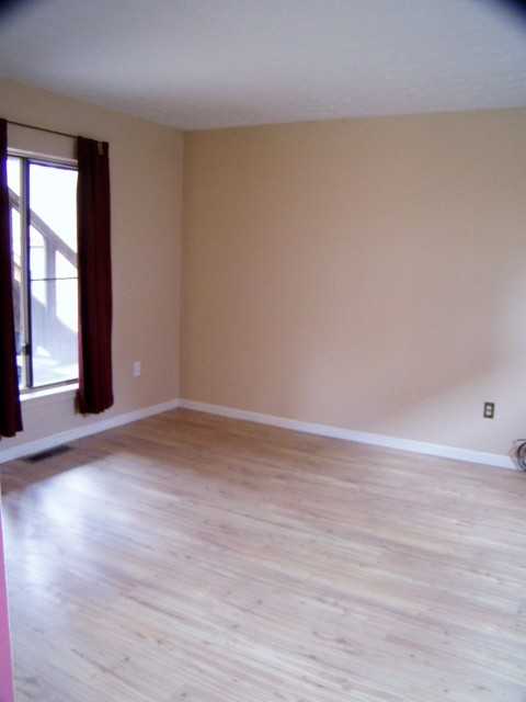 293 Lear St - Photo 3 of 9