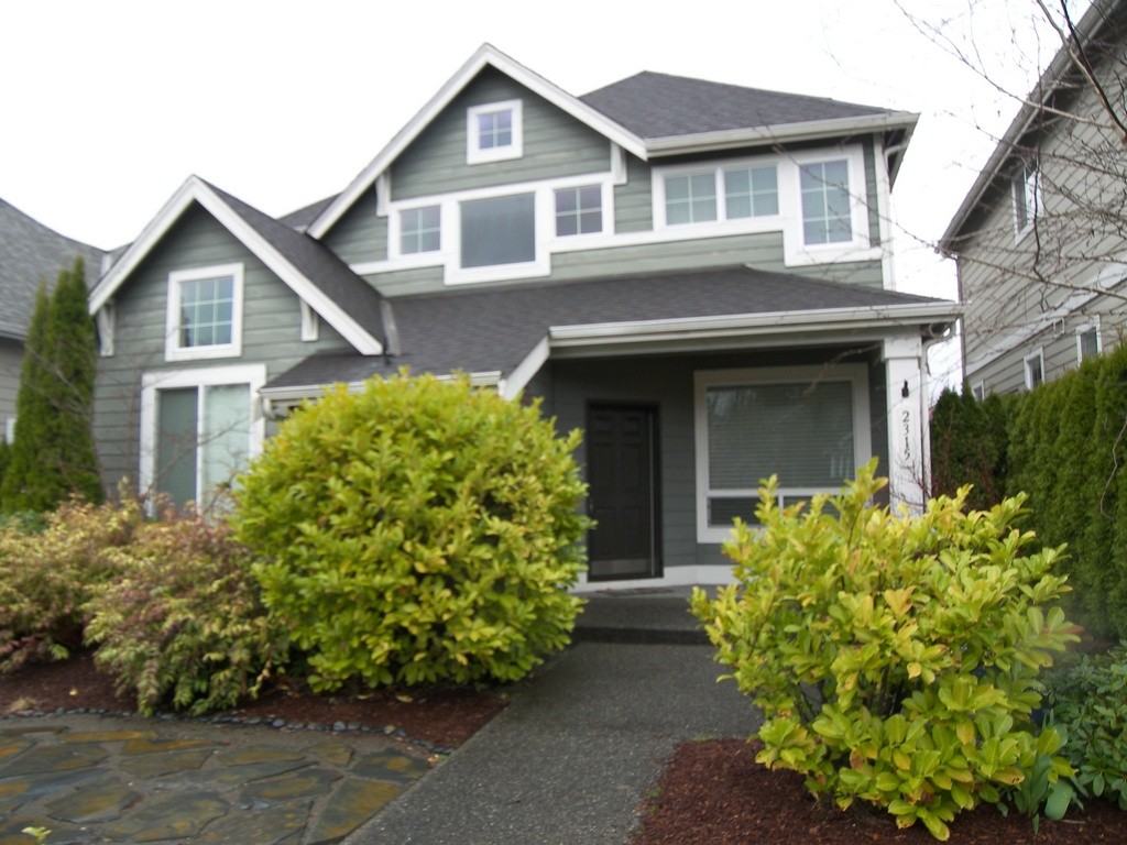 2315 29th Ave NE - Photo 2 of 25