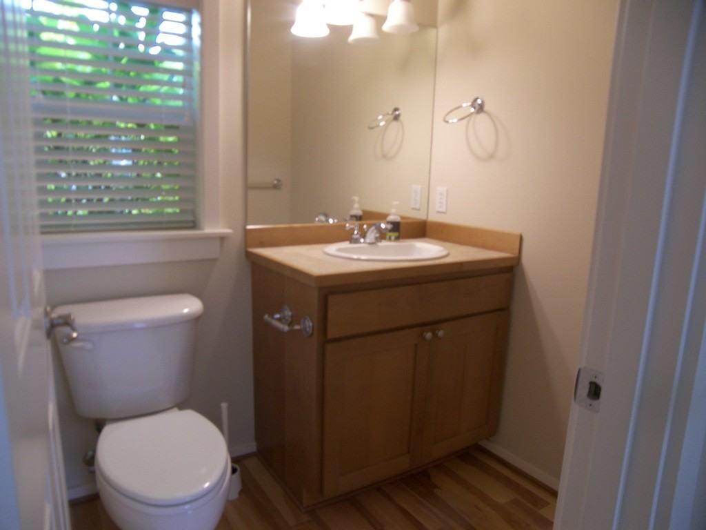 2315 29th Ave NE - Photo 3 of 25