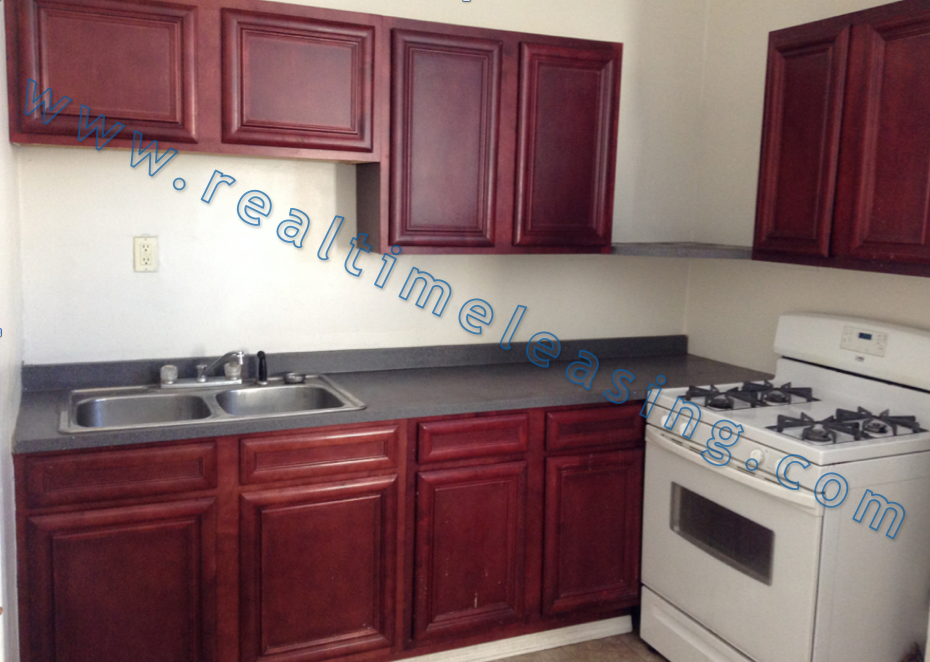635 Charles Ave - Photo 3 of 11