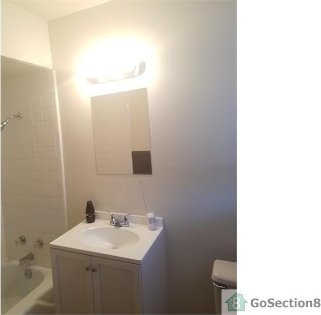 645 NE 28th St - Photo 3 of 3