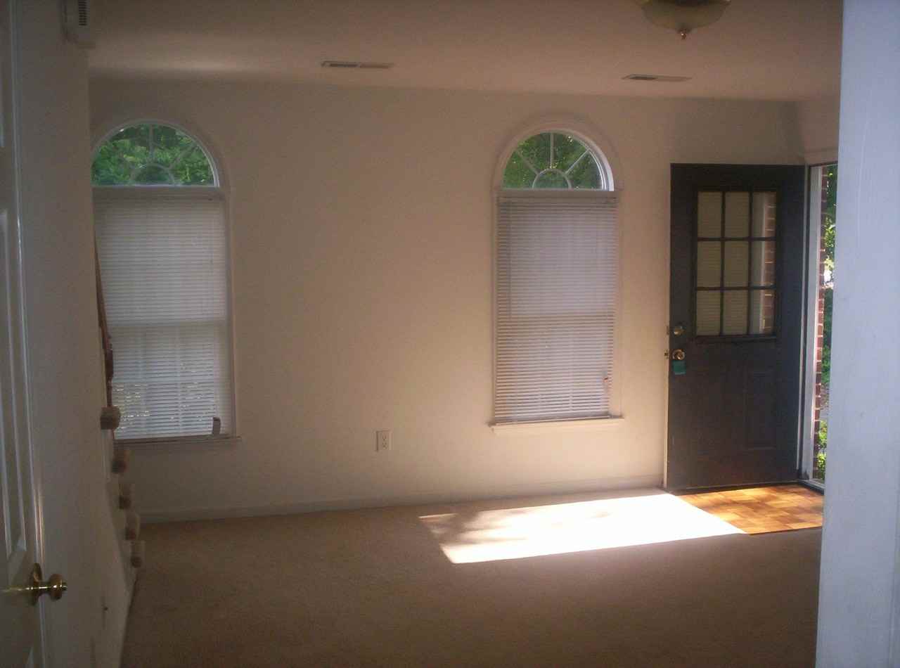 4135 Cresthill Dr - Photo 2 of 9