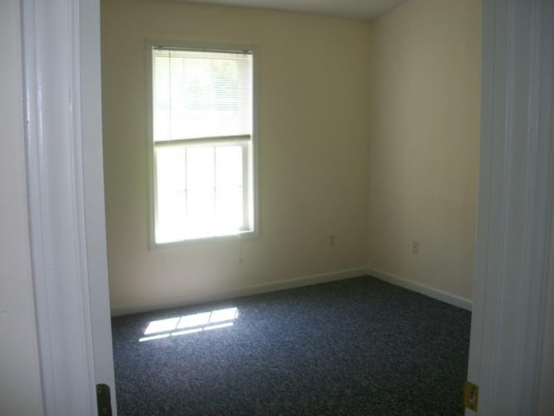 3712 Ventnor Rd SE - Photo 2 of 7