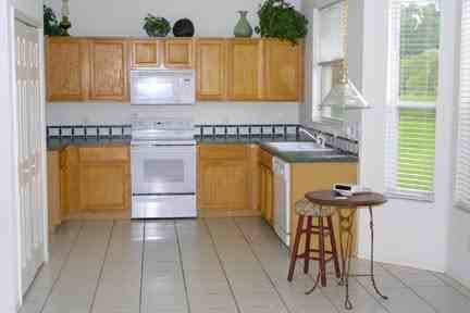 1635 Fennsbury Ct - Photo 3 of 6