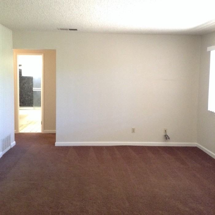 2050 Sobre Vista Dr - Photo 3 of 10