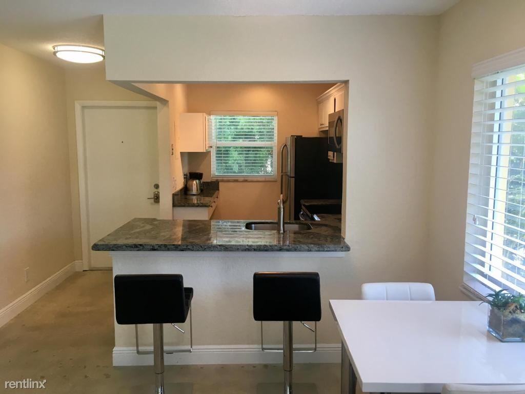 207 Tropic Isle Dr - Photo 3 of 16