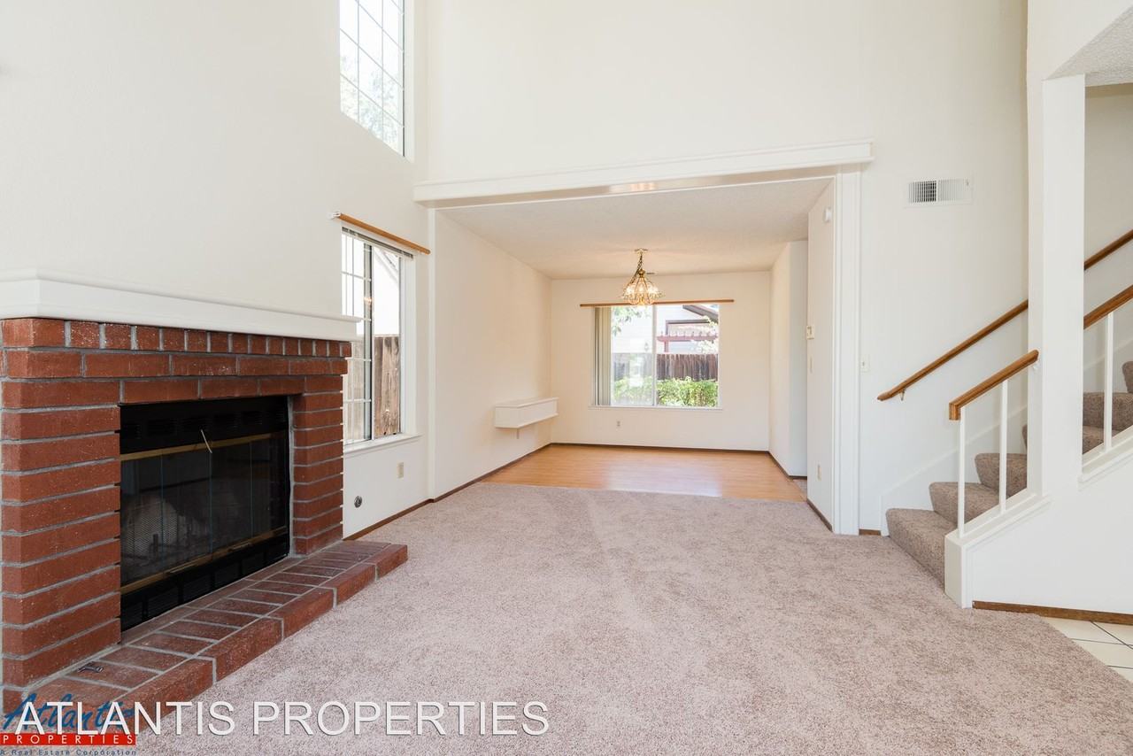 1595 Clampett Way - Photo 2 of 13
