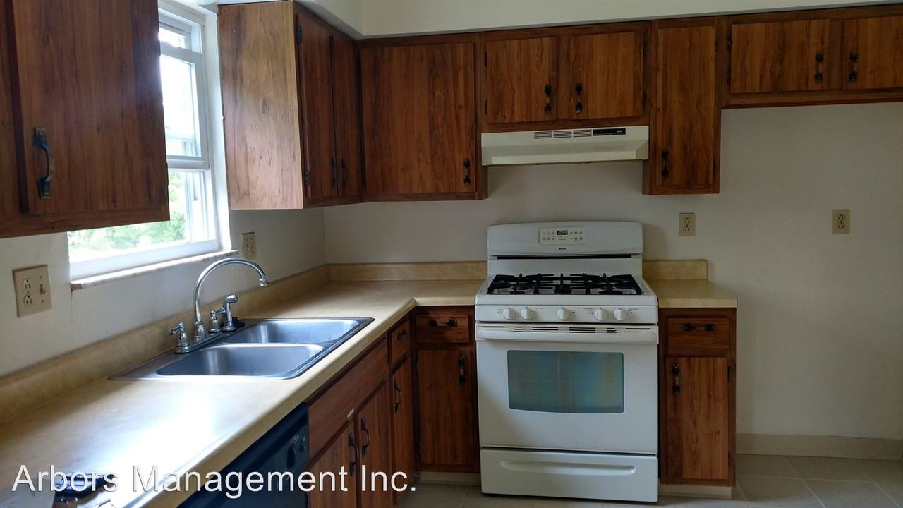 526 St George Dr - Photo 3 of 8