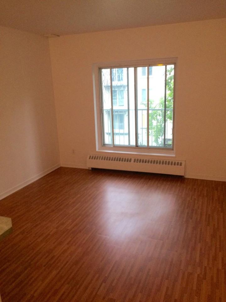 1700 Av Victoria - Photo 3 of 7