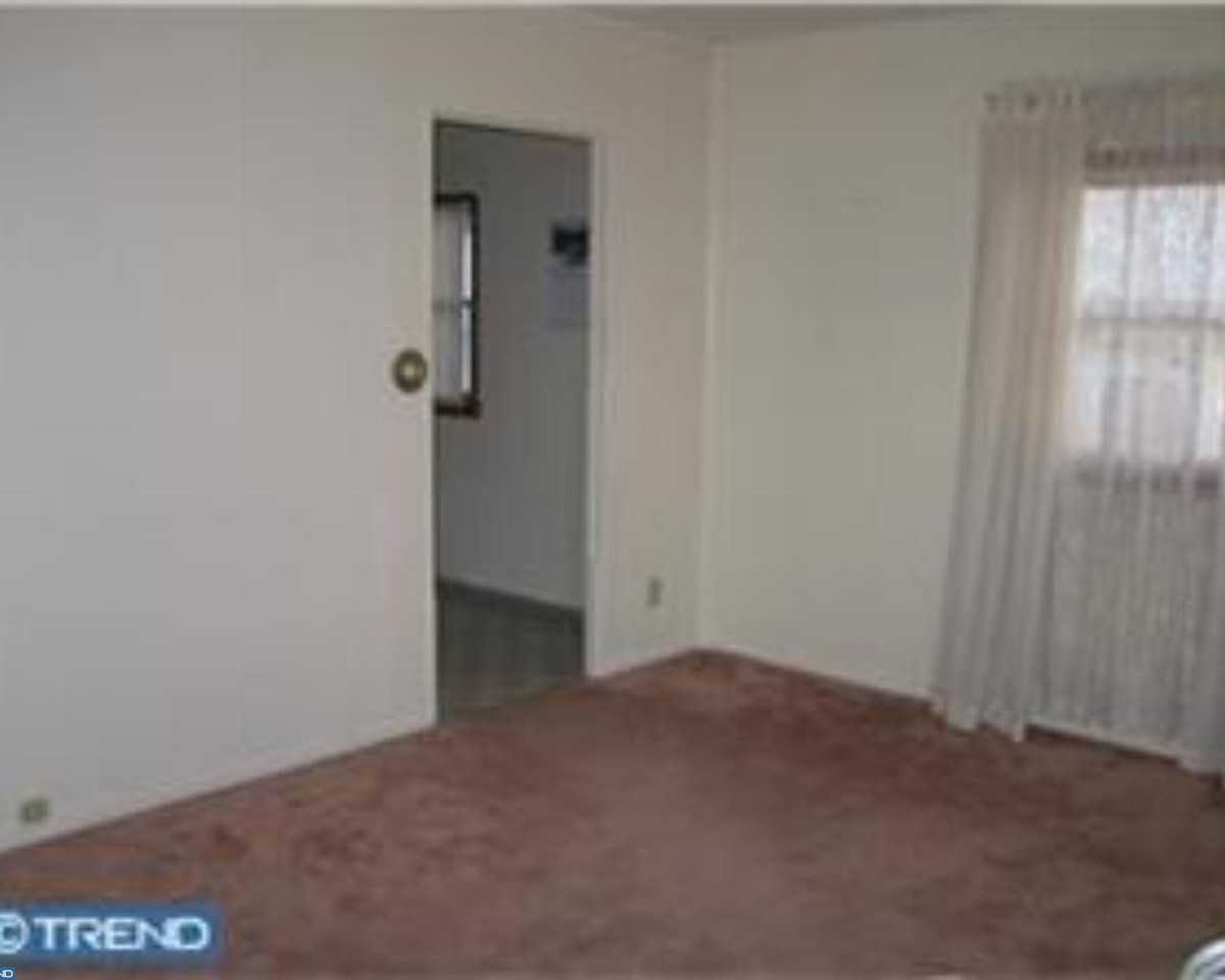 327 Austin Dr - Photo 2 of 7