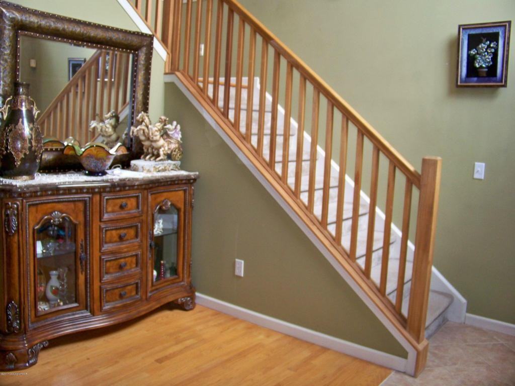 960 Cricket Ln - Photo 3 of 18