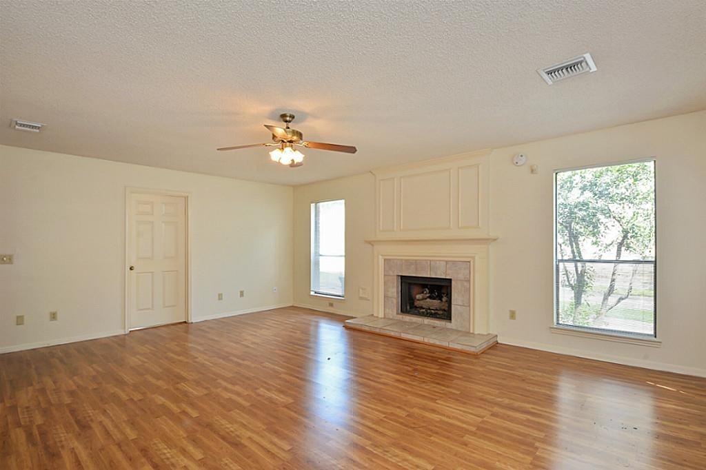 103 Sandy Shore Dr - Photo 3 of 23