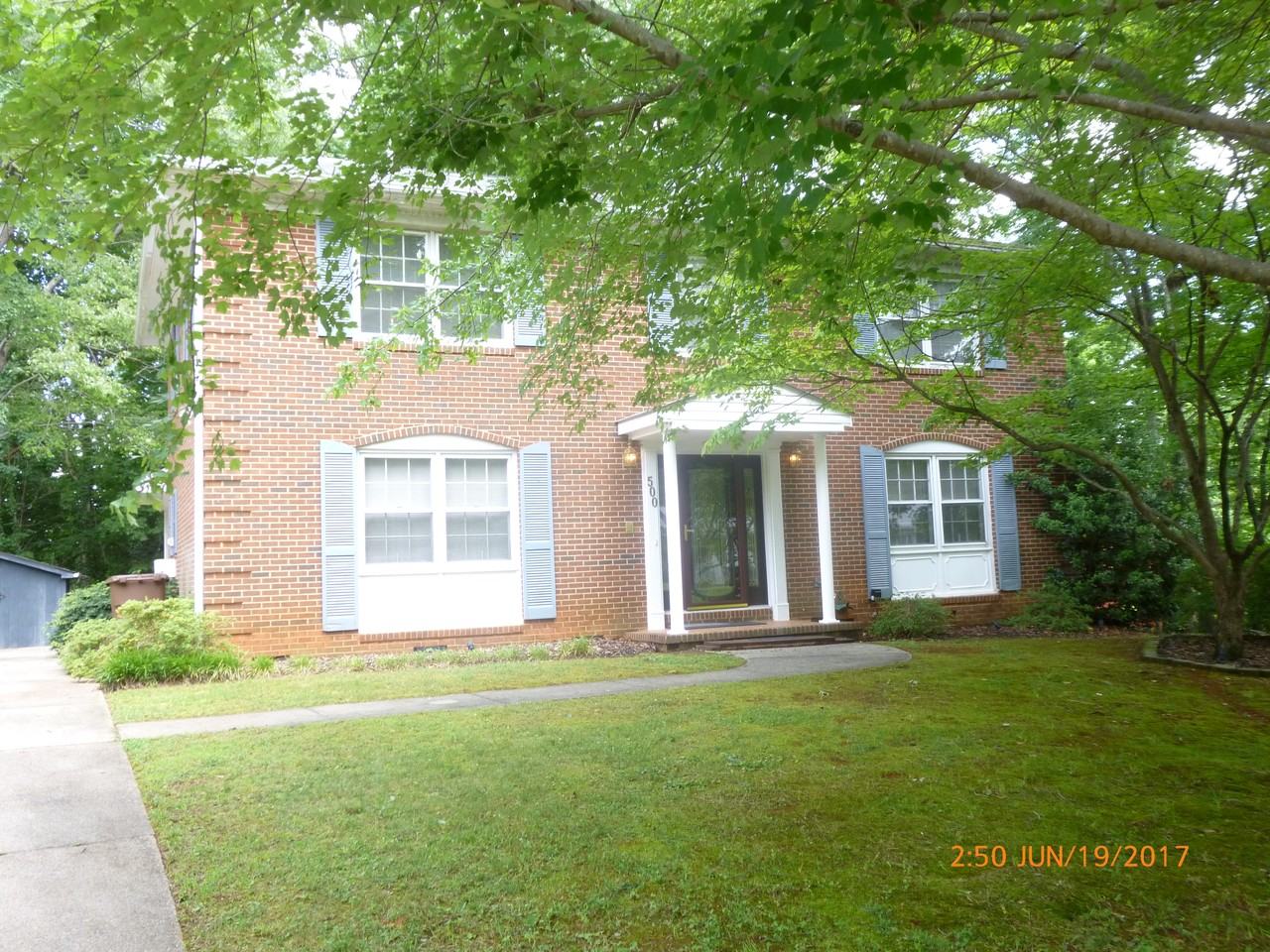 500 Leawood Dr - Photo 2 of 9