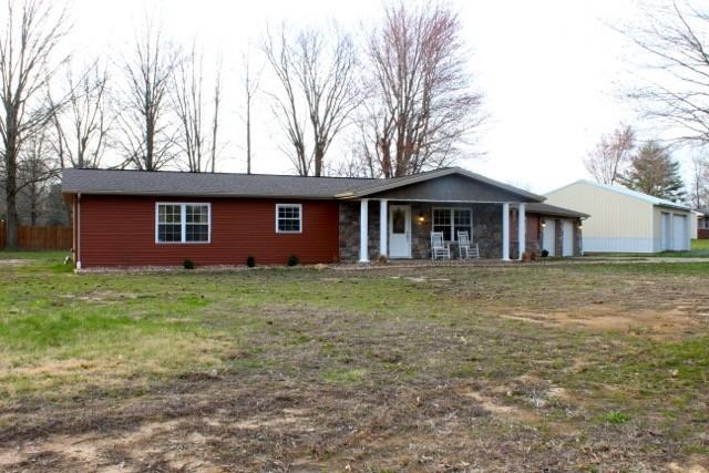929 Caprice Rd - Photo 2 of 32