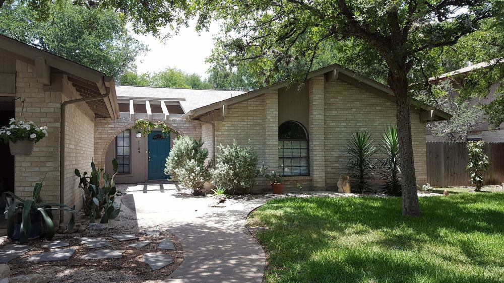 1104 Lime Rock Dr - Photo 2 of 20