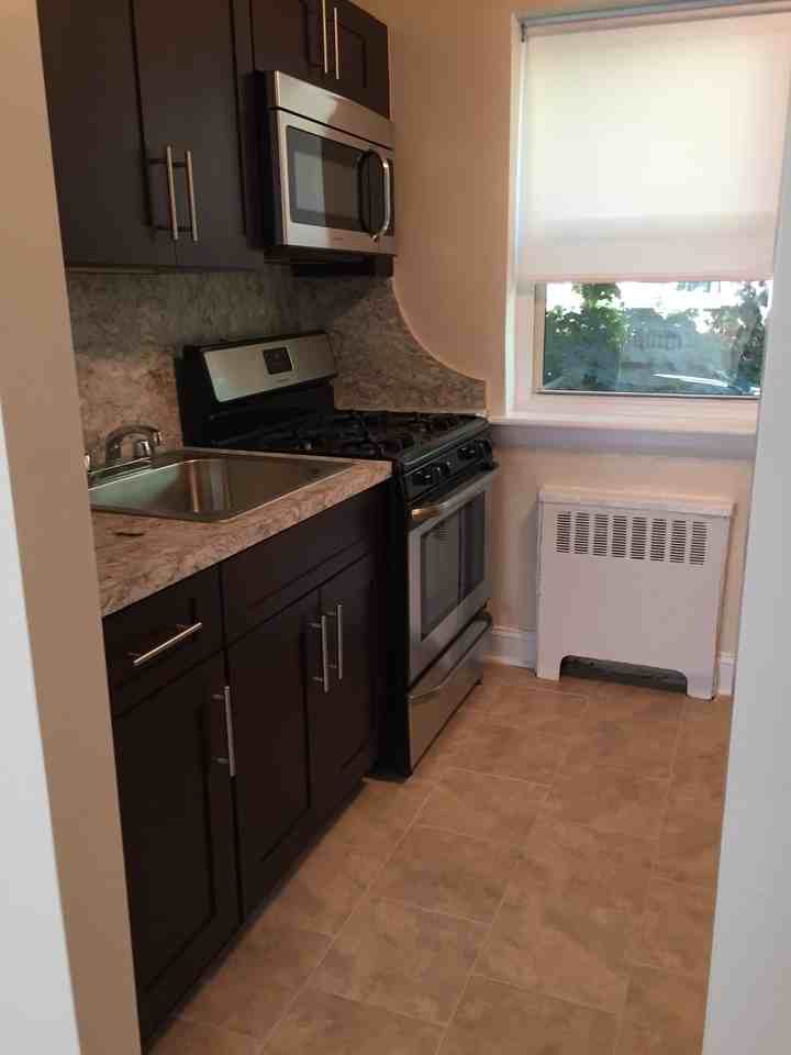 492 Howard Ave #2B - Photo 2 of 8