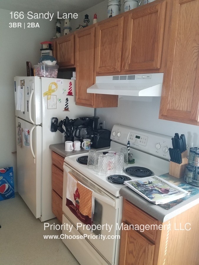 166 Sandy Ln - Photo 2 of 5