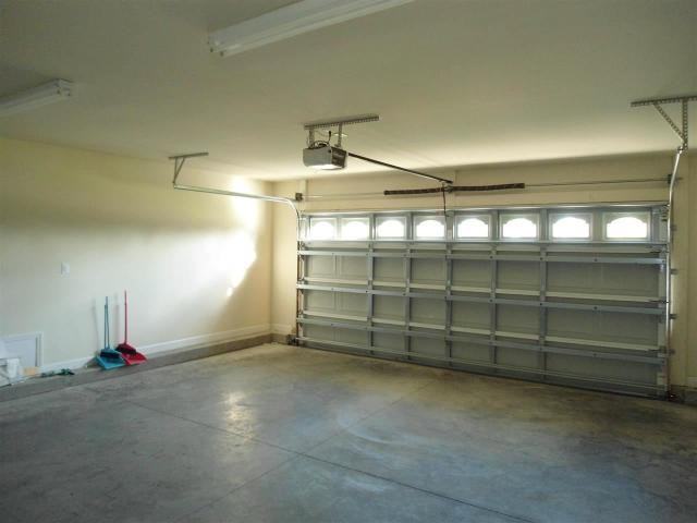 155 Inverness Drive - Photo 2 of 15