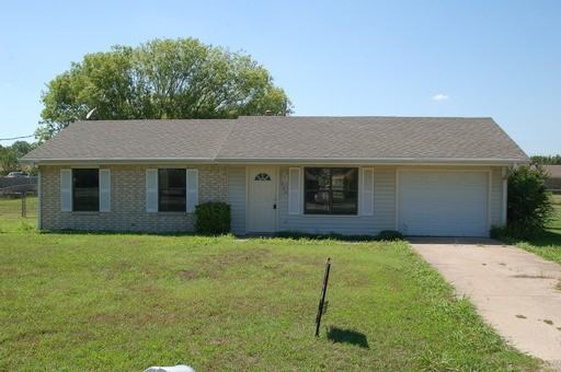 404 Green Acres Dr - Photo 2 of 18