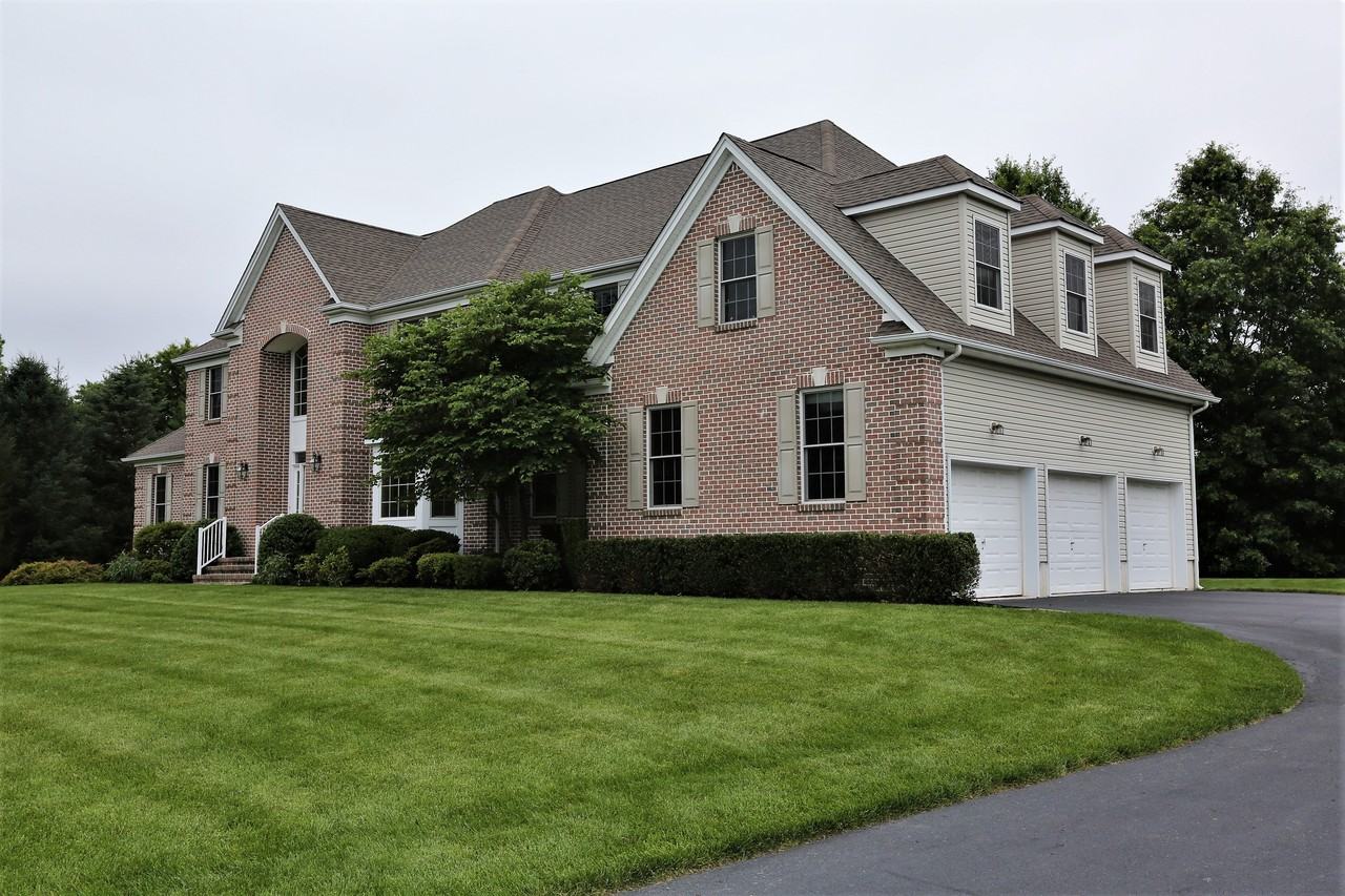 22 Priory Rd - Photo 2 of 25