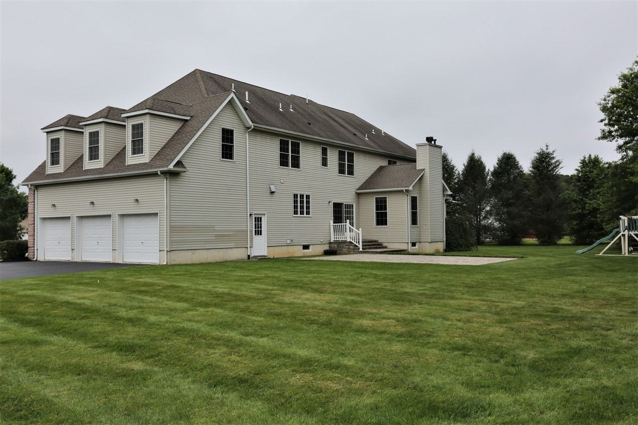 22 Priory Rd - Photo 3 of 25