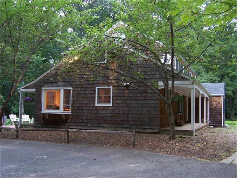 25 Fiddlers Green Dr - Photo 2 of 17