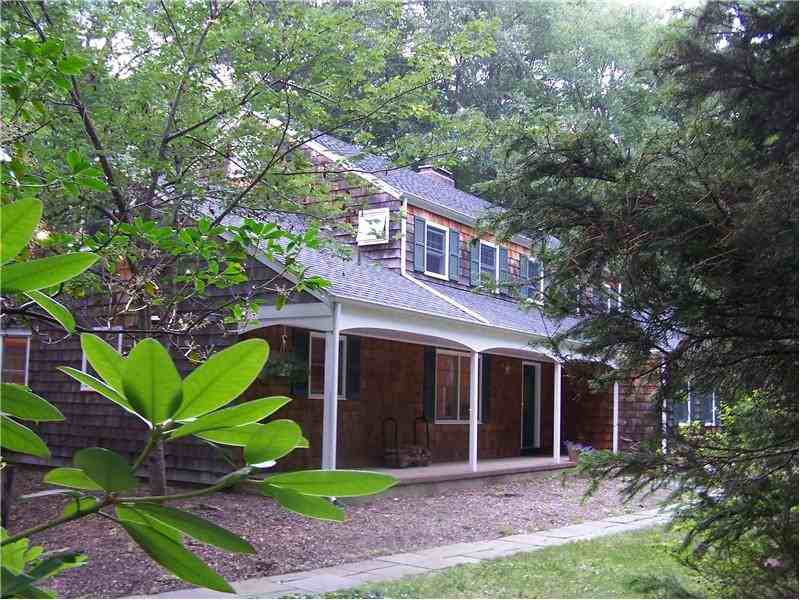 25 Fiddlers Green Dr - Photo 3 of 17