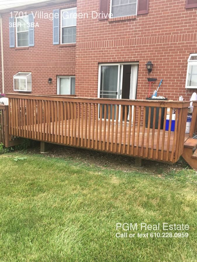 1701 Village Green Dr - Photo 3 of 27