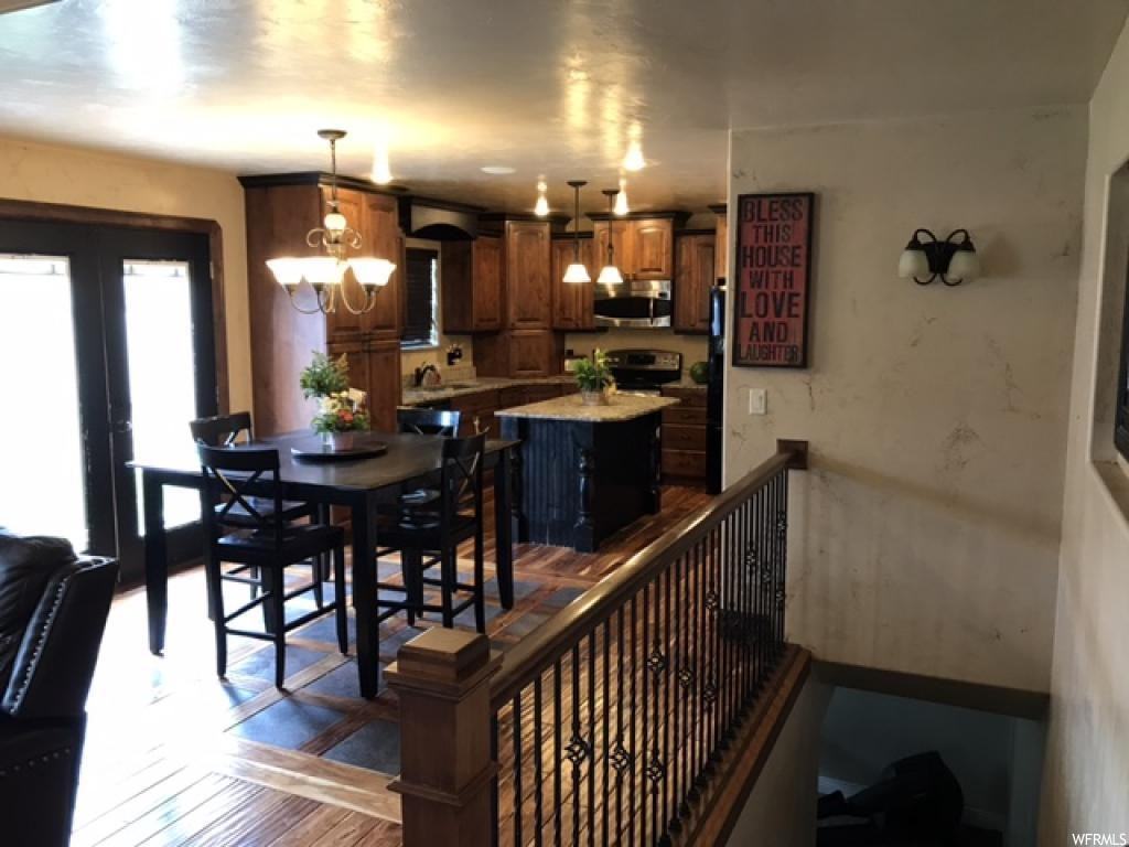 769 30 E - Photo 2 of 8