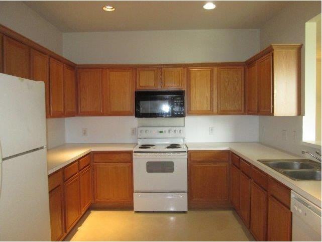 908 W Wintergreen Rd - Photo 3 of 5