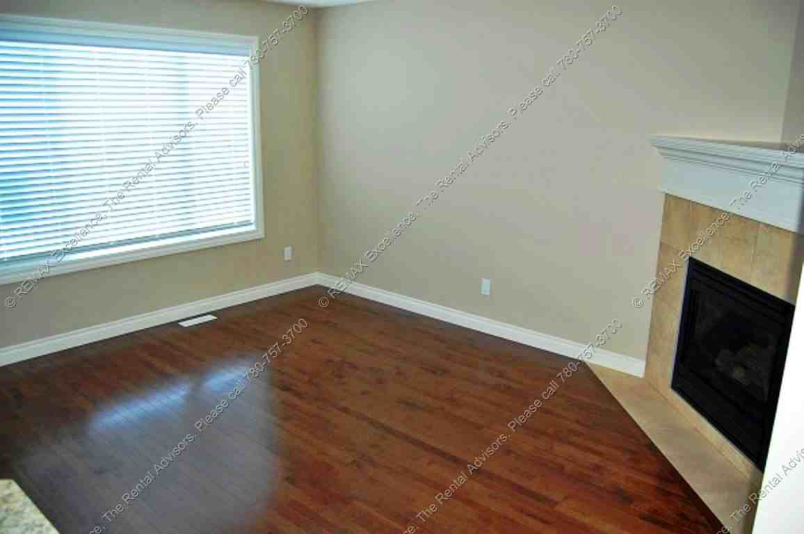 17606 10 Avenue - Photo 2 of 18