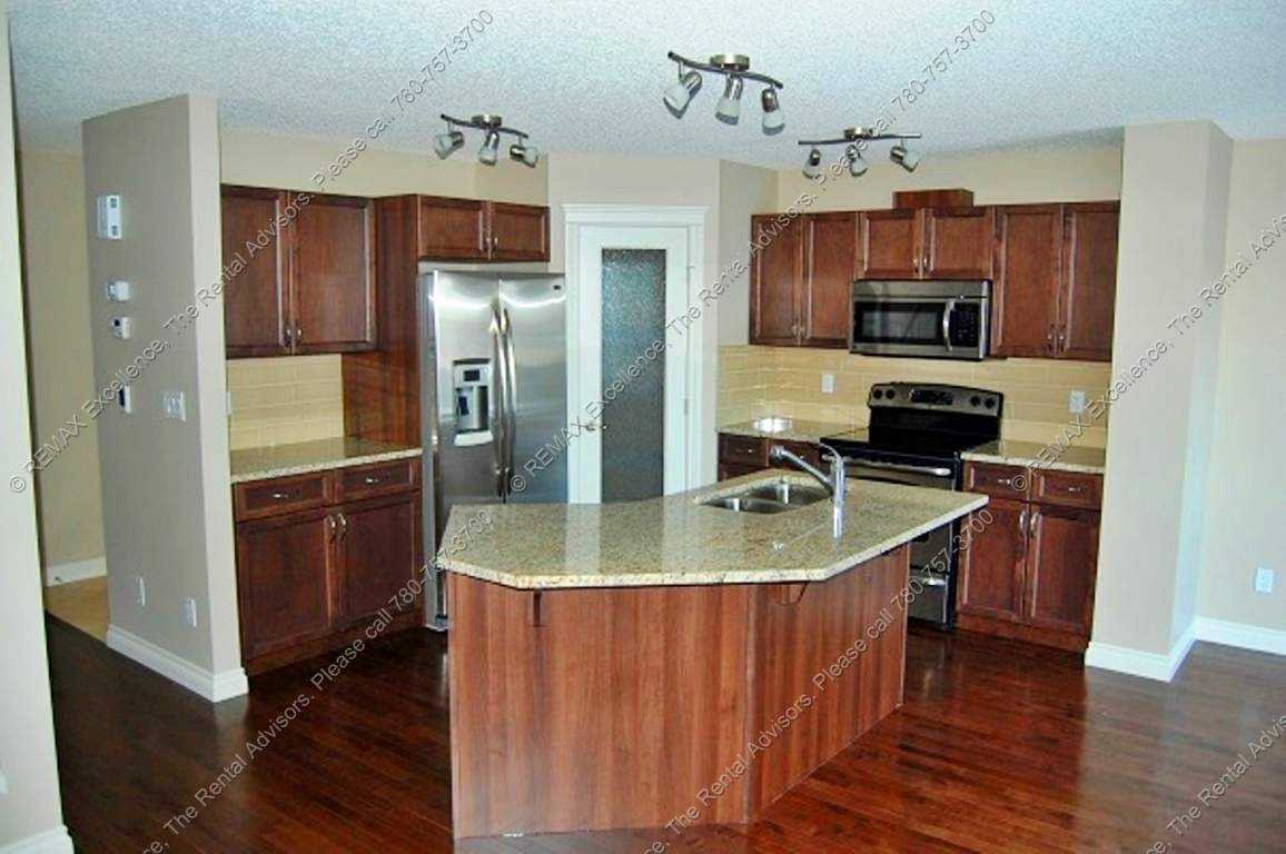 17606 10 Avenue - Photo 3 of 18