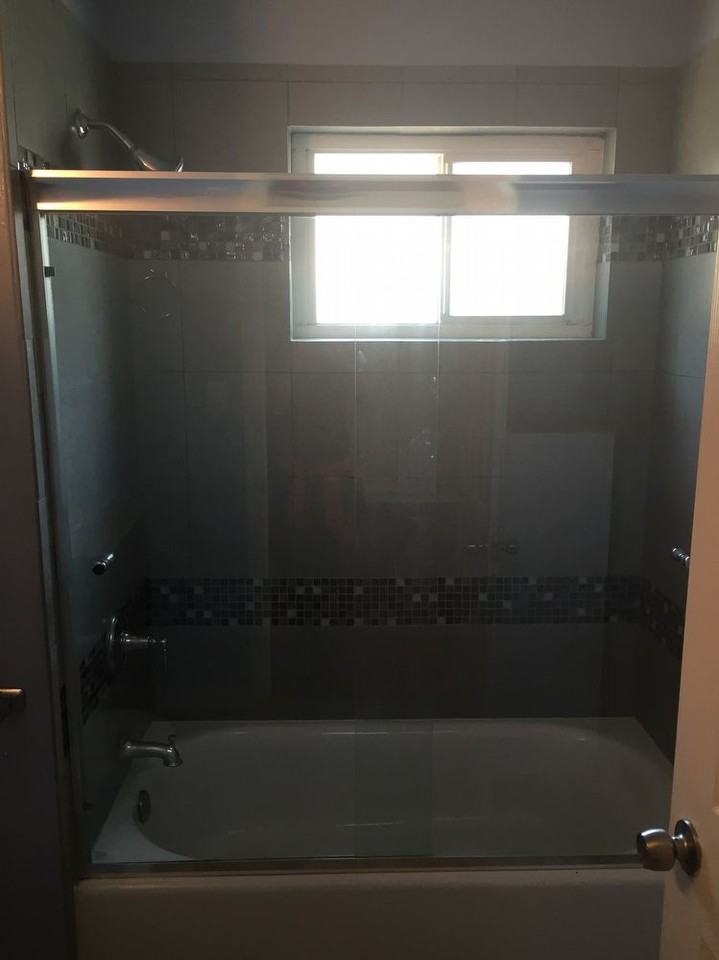 10034 Voltaire Ave - Photo 3 of 8