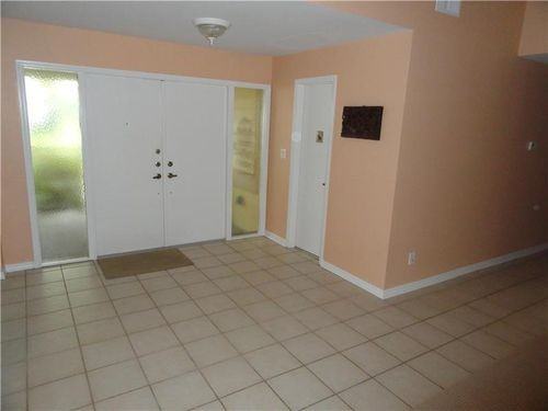 742 SW 99th Terrace - Photo 2 of 8