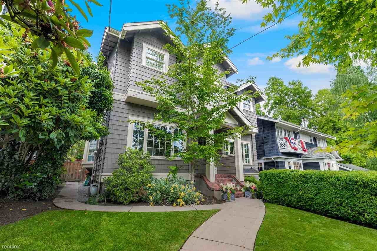 1523 39th Ave E - Photo 2 of 21