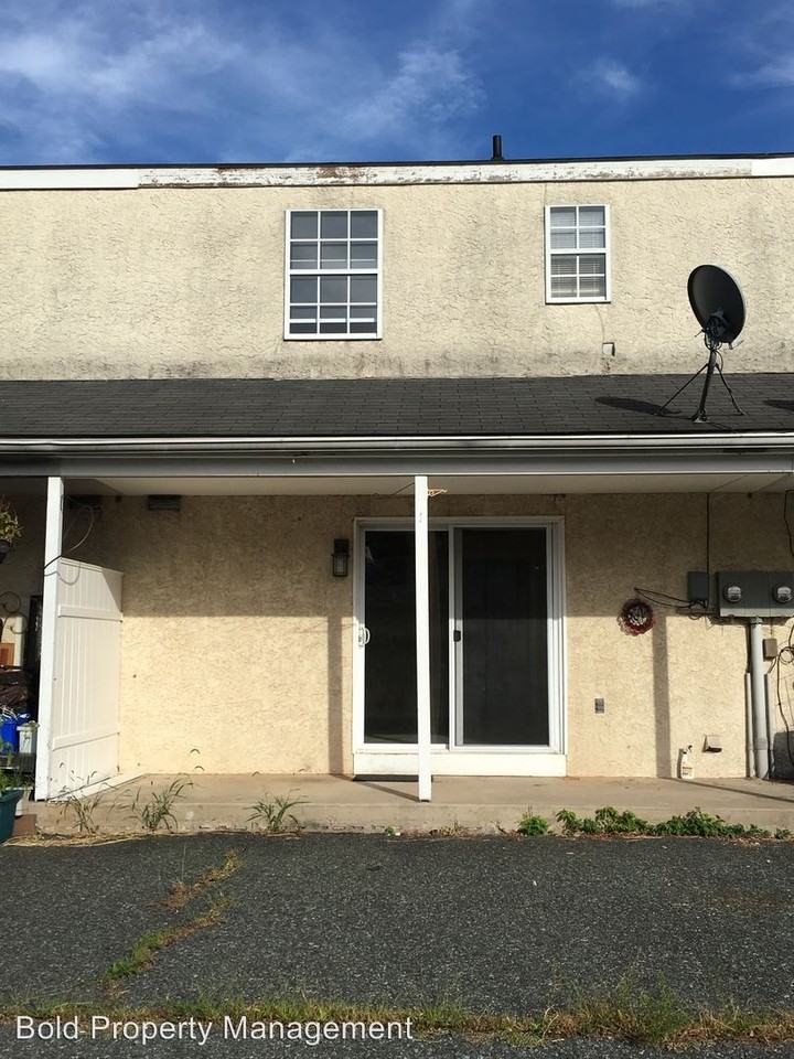 514 Manor Pl - Photo 3 of 11