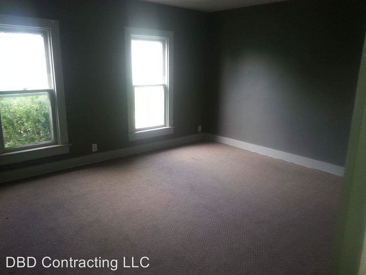 2109 Maumee Ave - Photo 3 of 8