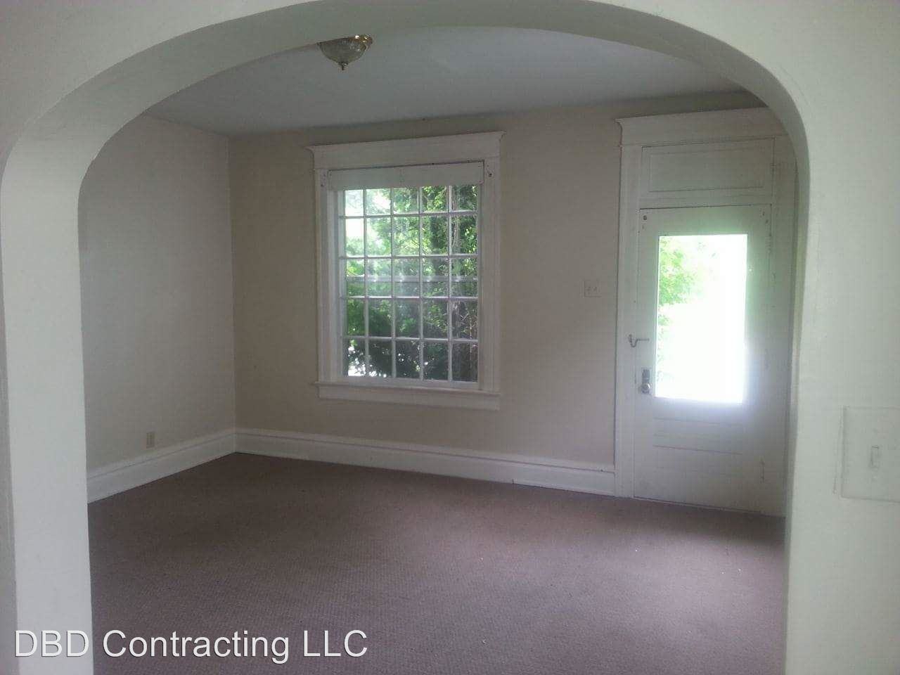 2109 Maumee Ave - Photo 2 of 8