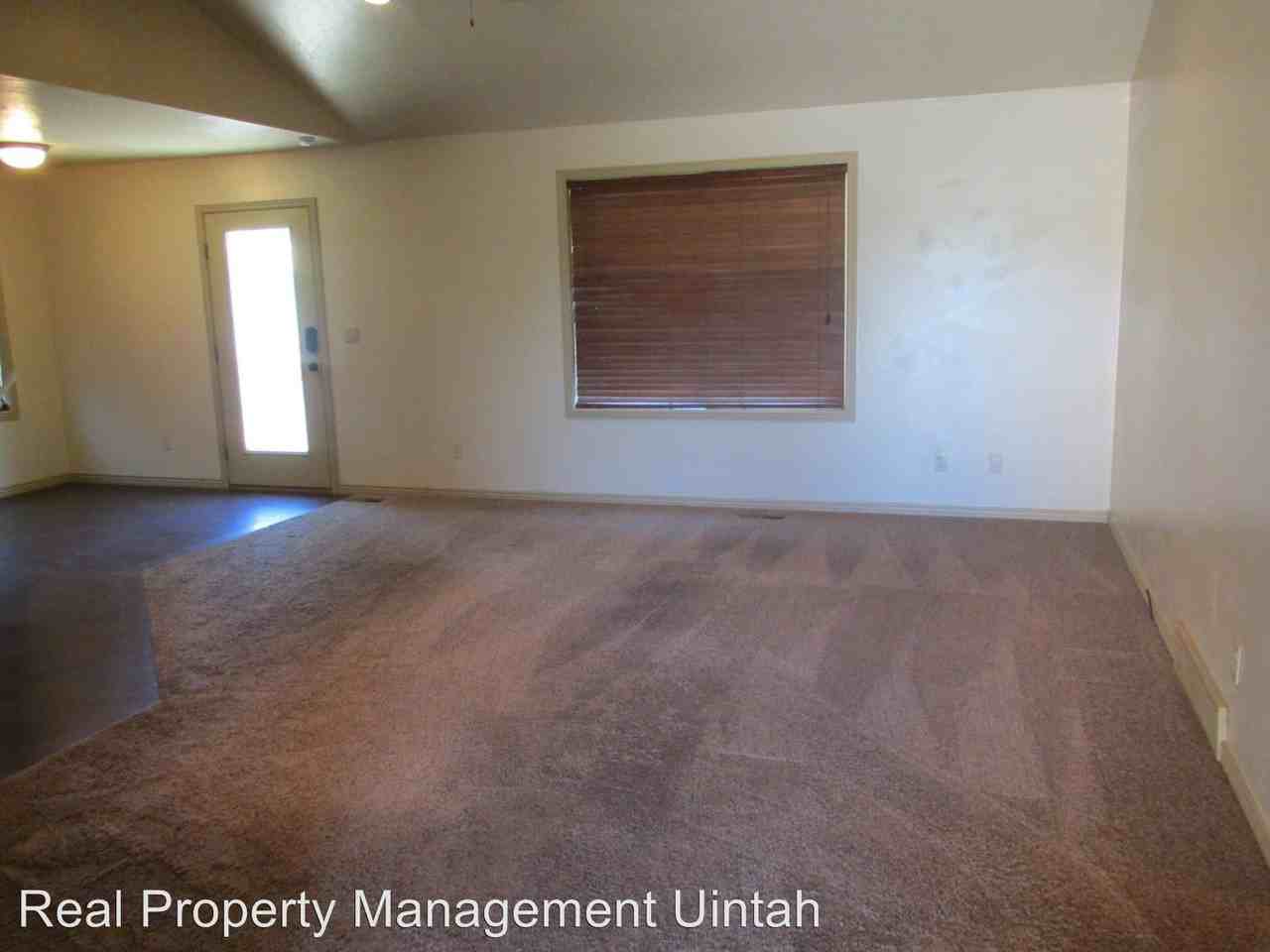 590 N 300 E - Photo 3 of 14