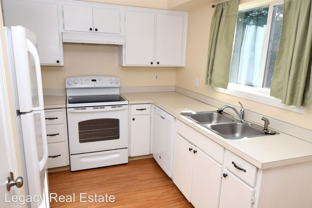 2385 Burlington St NE - Photo 2 of 17