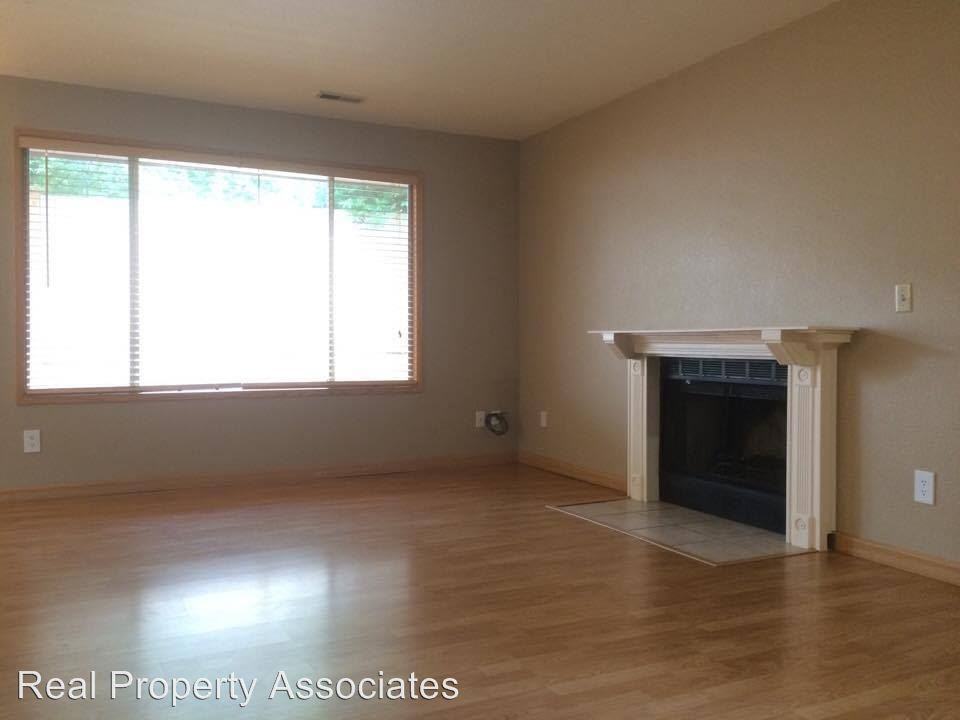 18206 NE 92nd St - Photo 2 of 21