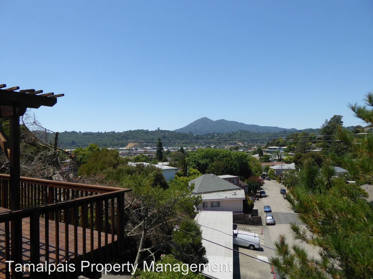 10 Broadview Dr - Photo 3 of 23