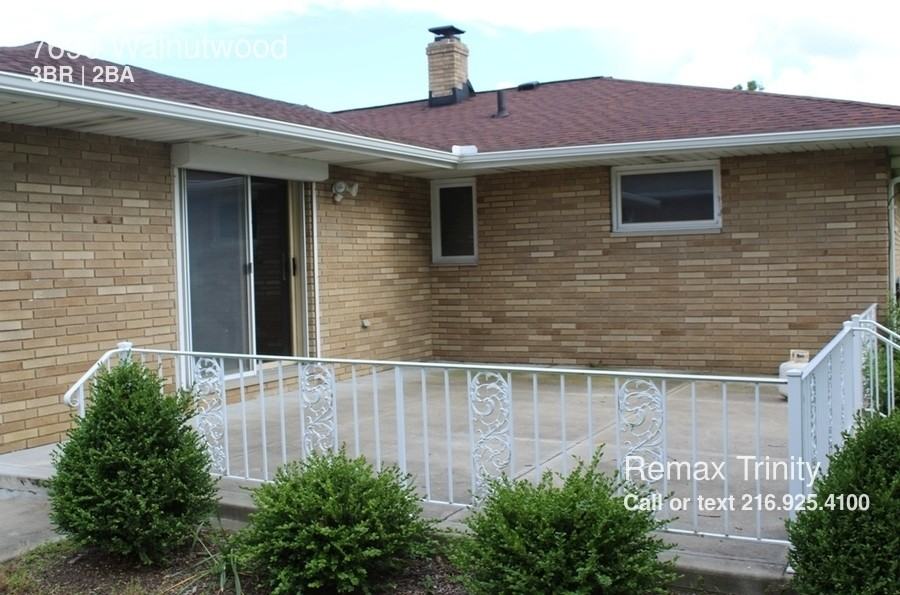 7690 Walnutwood Dr - Photo 2 of 20