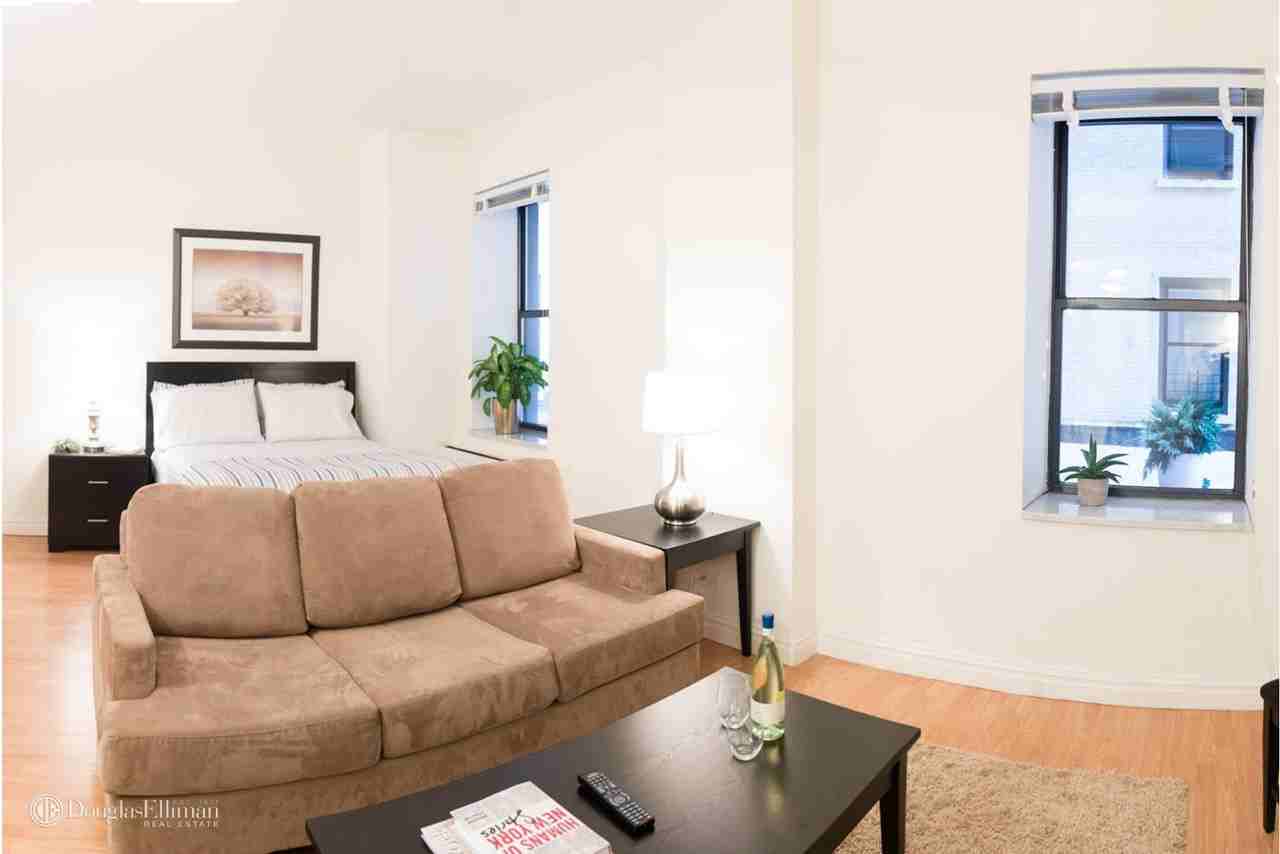 225 W 34th St #19B10