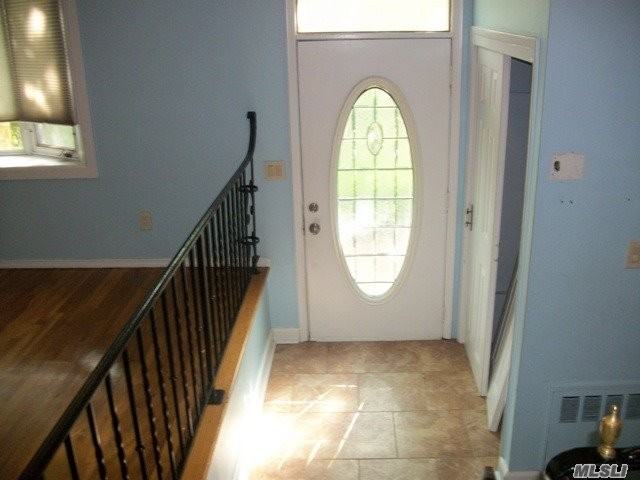 32 Greenway Dr - Photo 2 of 18