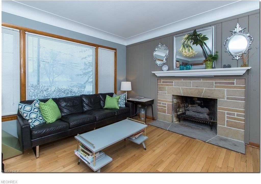 26202 N Woodland Rd - Photo 3 of 33