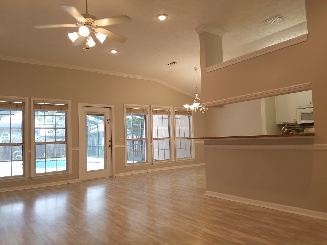 105 Biscayne Dr - Photo 2 of 32