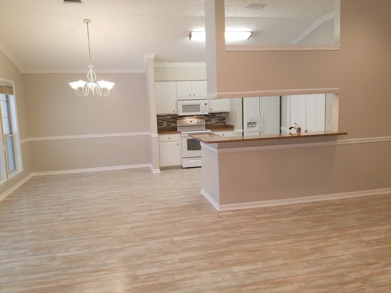 105 Biscayne Dr - Photo 3 of 32