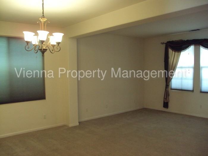 4521 Pheasant Ln - Photo 3 of 24